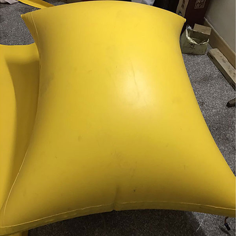 Empurrando o airbag para pedreira